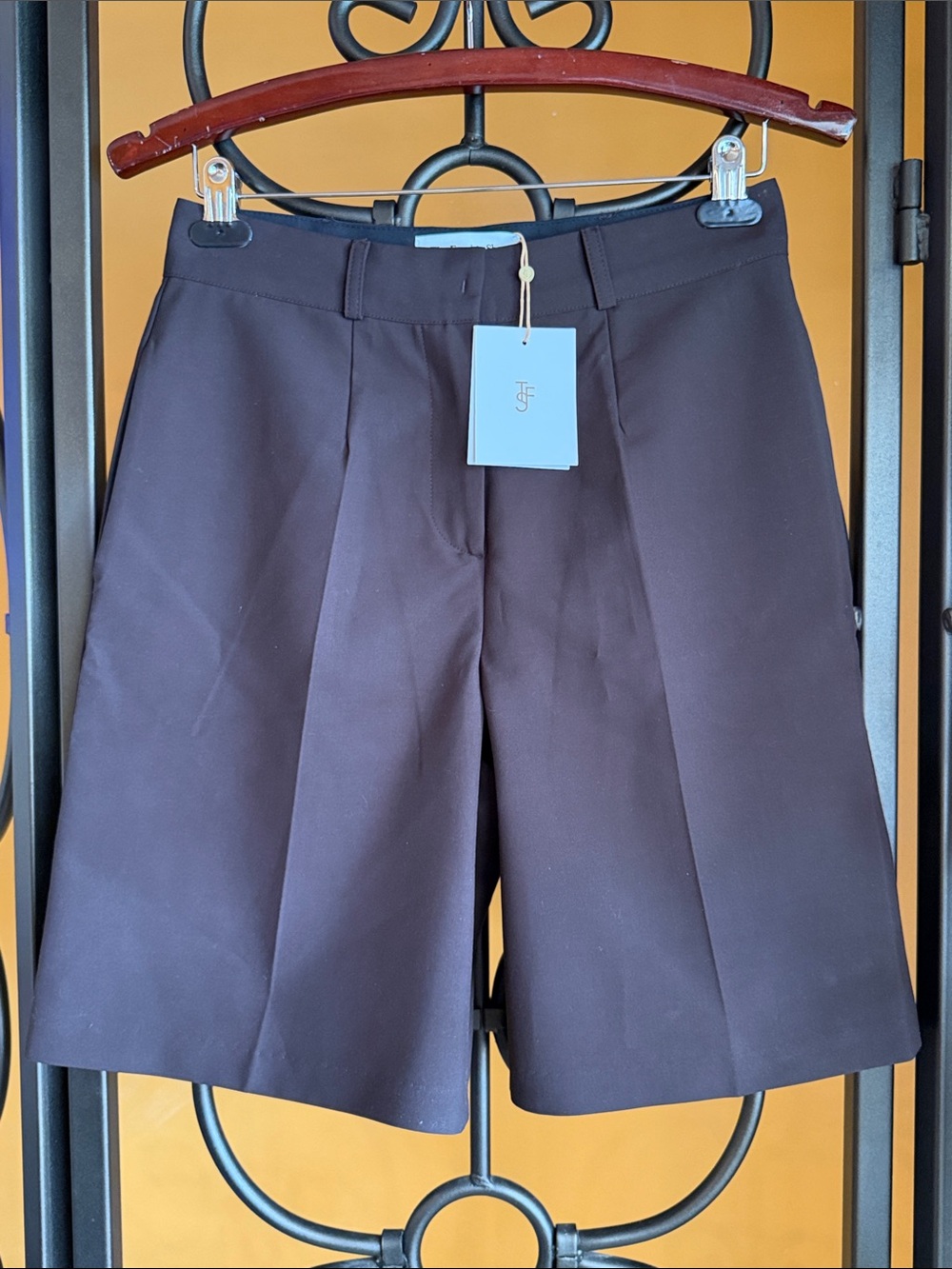 THE FRANKIE SHOP Maura Bermuda Shorts